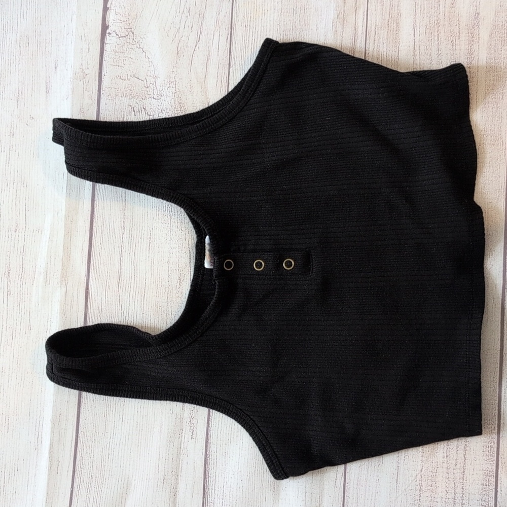 No Boundaries super cute fitted black tank crop top. Size large juniors